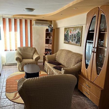 Apartament Casa Alexia Botoşani Buitenkant foto