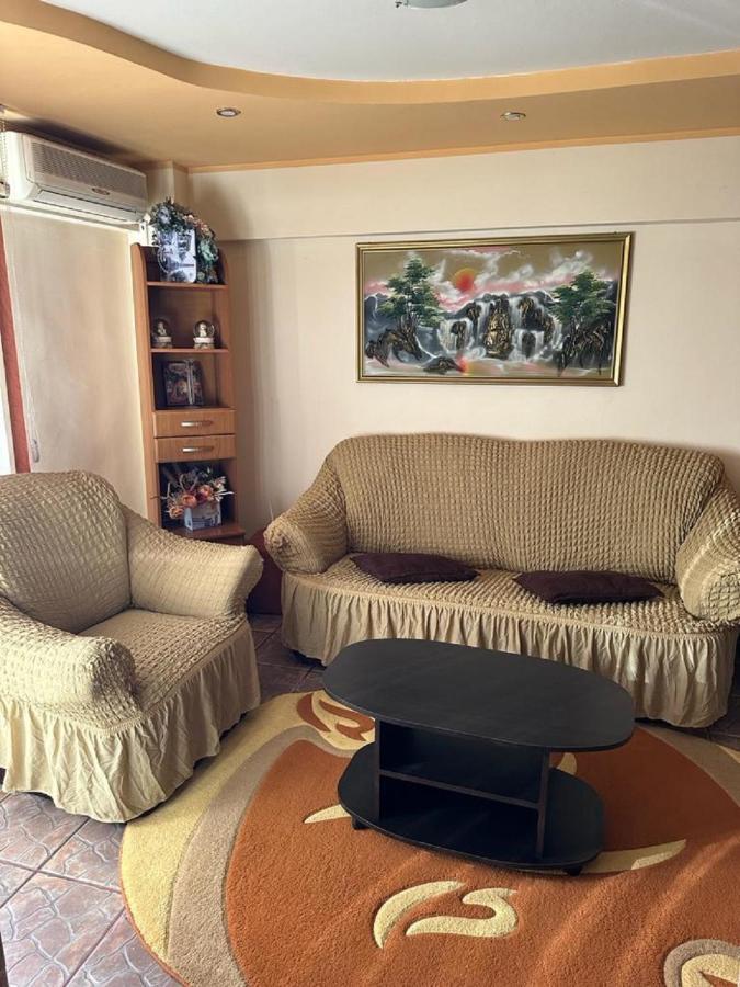 Apartament Casa Alexia Botoşani Buitenkant foto