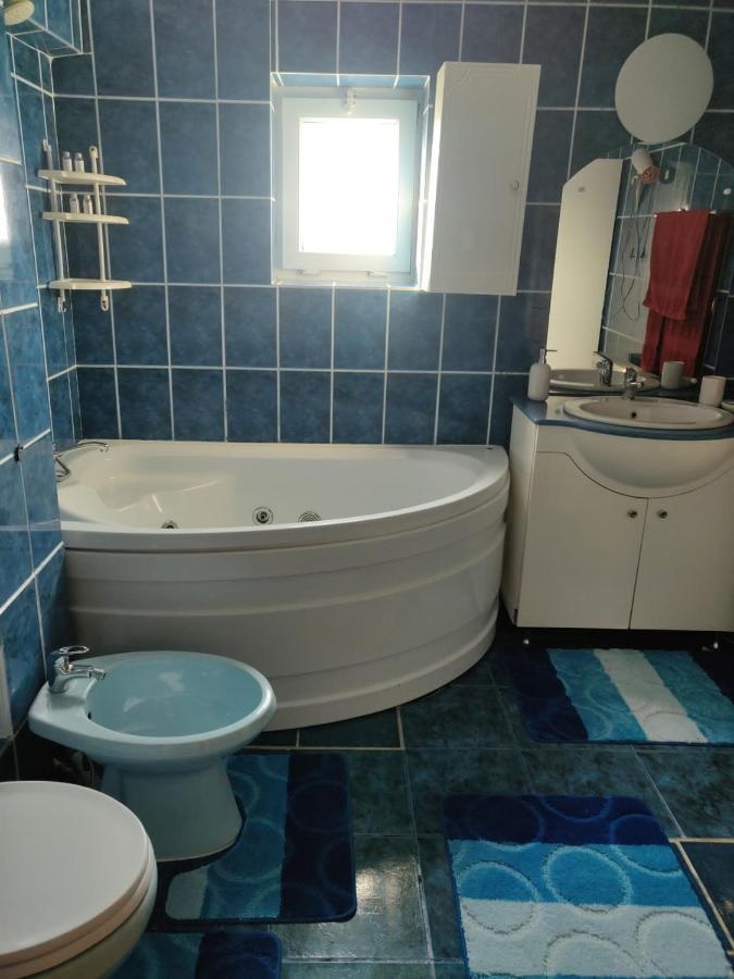 Apartament Casa Alexia Botoşani Buitenkant foto
